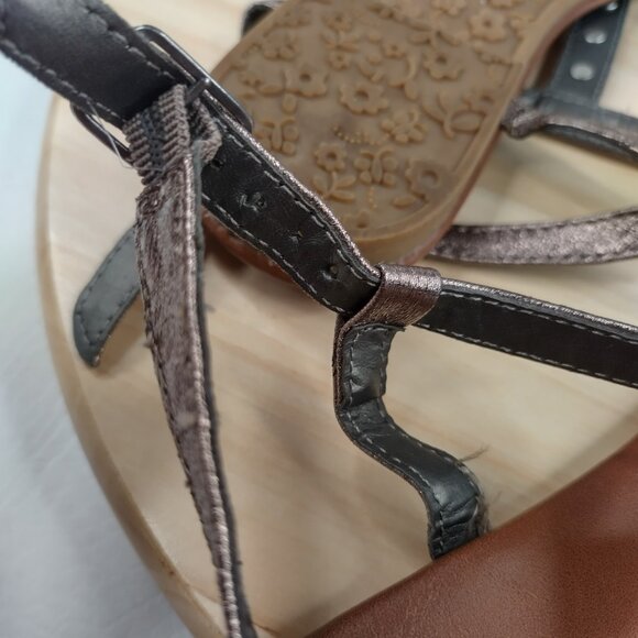 Maurices Strappy Bronze Sandals and Black Flip Flops (Lot of 2 pair) Women US 9 - Picture 11 of 13